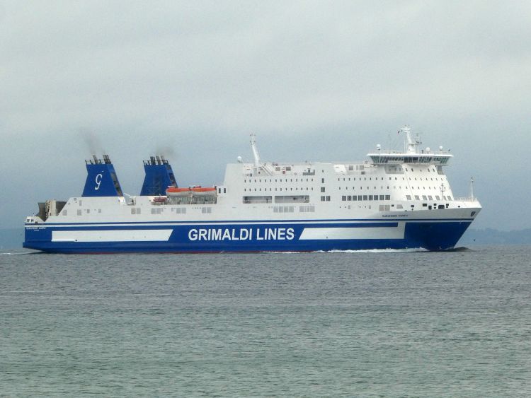Le ferry mixte Euroferry Corfù est photographié alors qu'il navigue dans le détroit de l'Øresund.